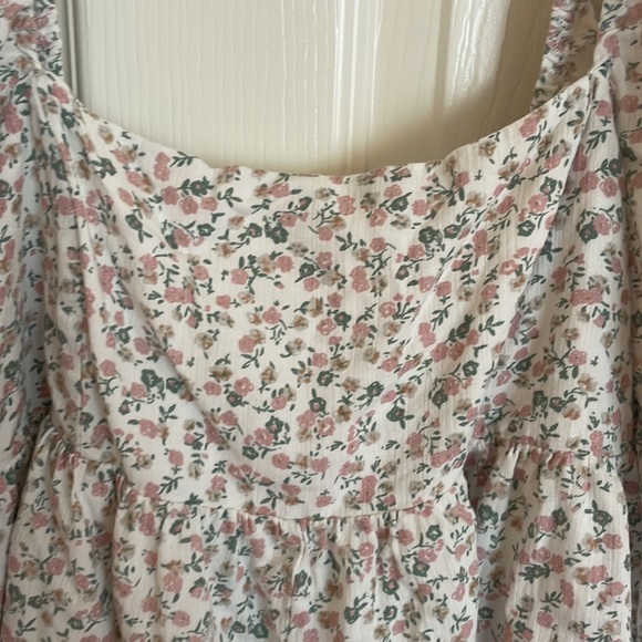 Floral Romper - Picture 4 of 6